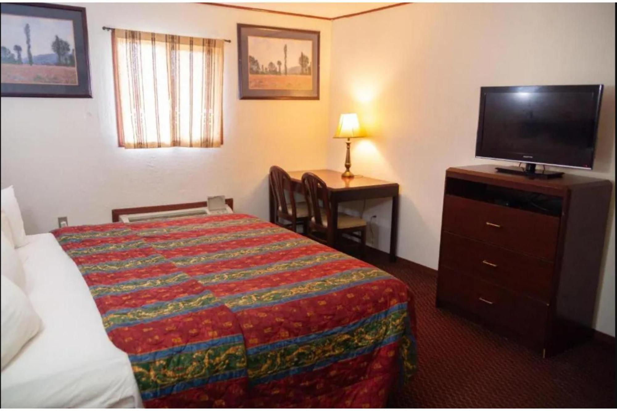 Motel Marshall Lodge By Oyo Hwy 65 2*