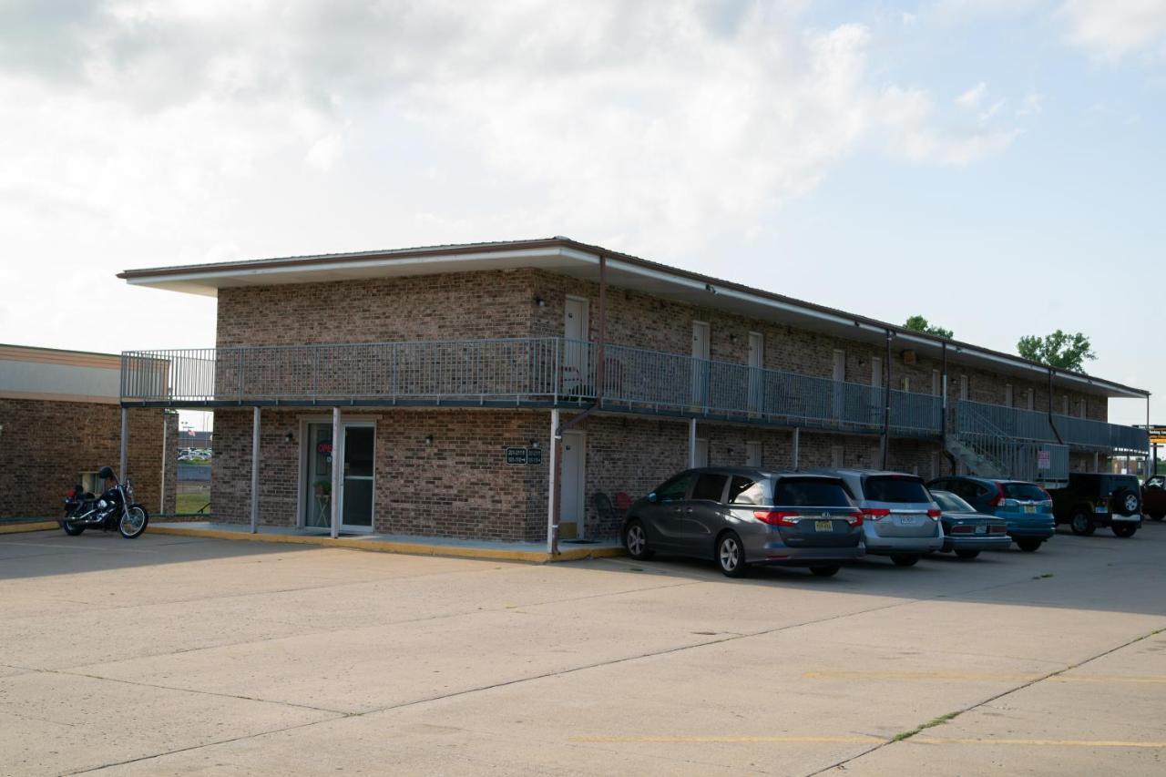 Marshall Lodge By Oyo Hwy 65 Motel